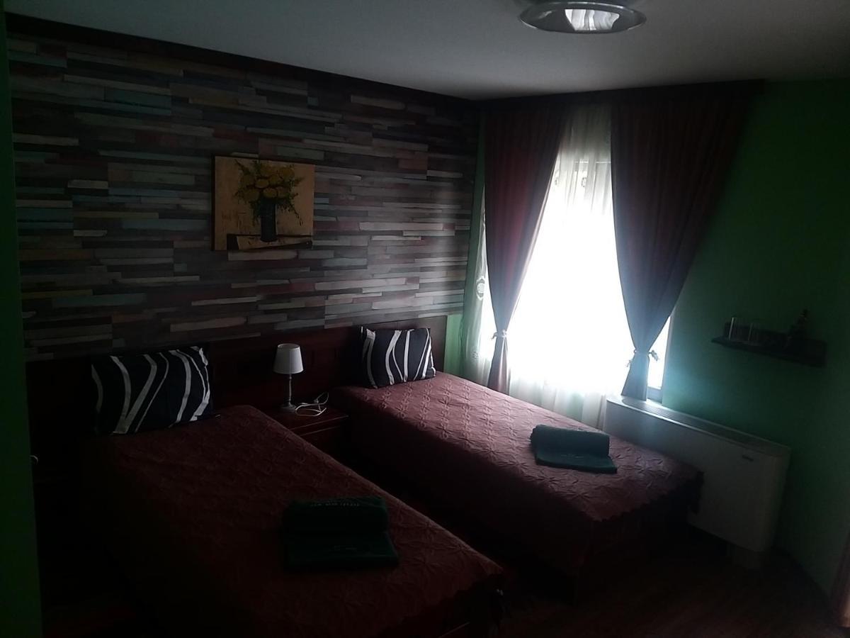 Къща За Гости "Там Край Реката " Slivek Exterior foto